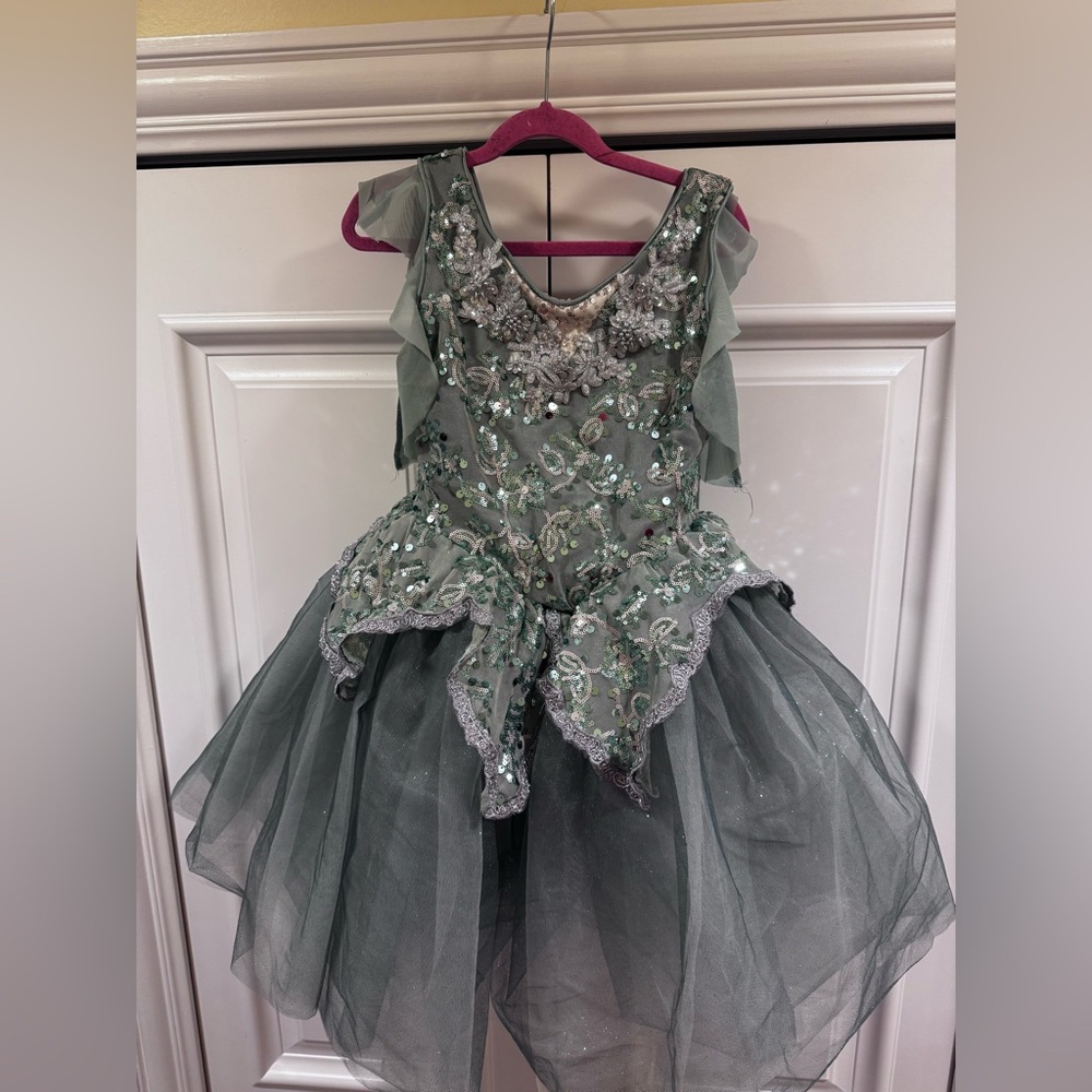 Girls ballet tutu. Size medium child